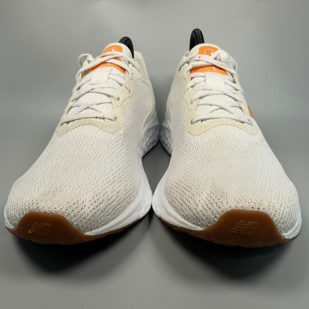 New Balance Fresh Foam Arishi V4 Womens 9.5 9 1/2 B Running Shoes White Orange - Picture 2 of 16